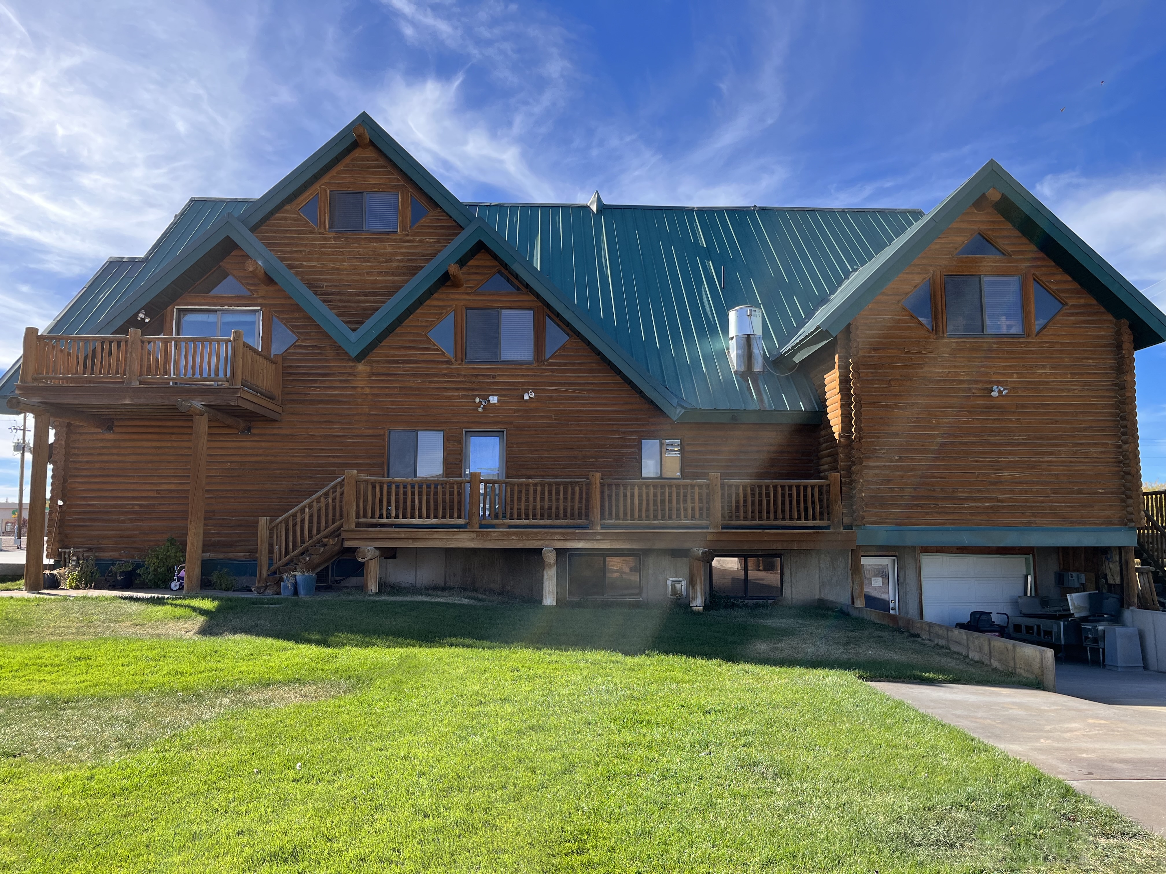 Yellowstone Family Lodge